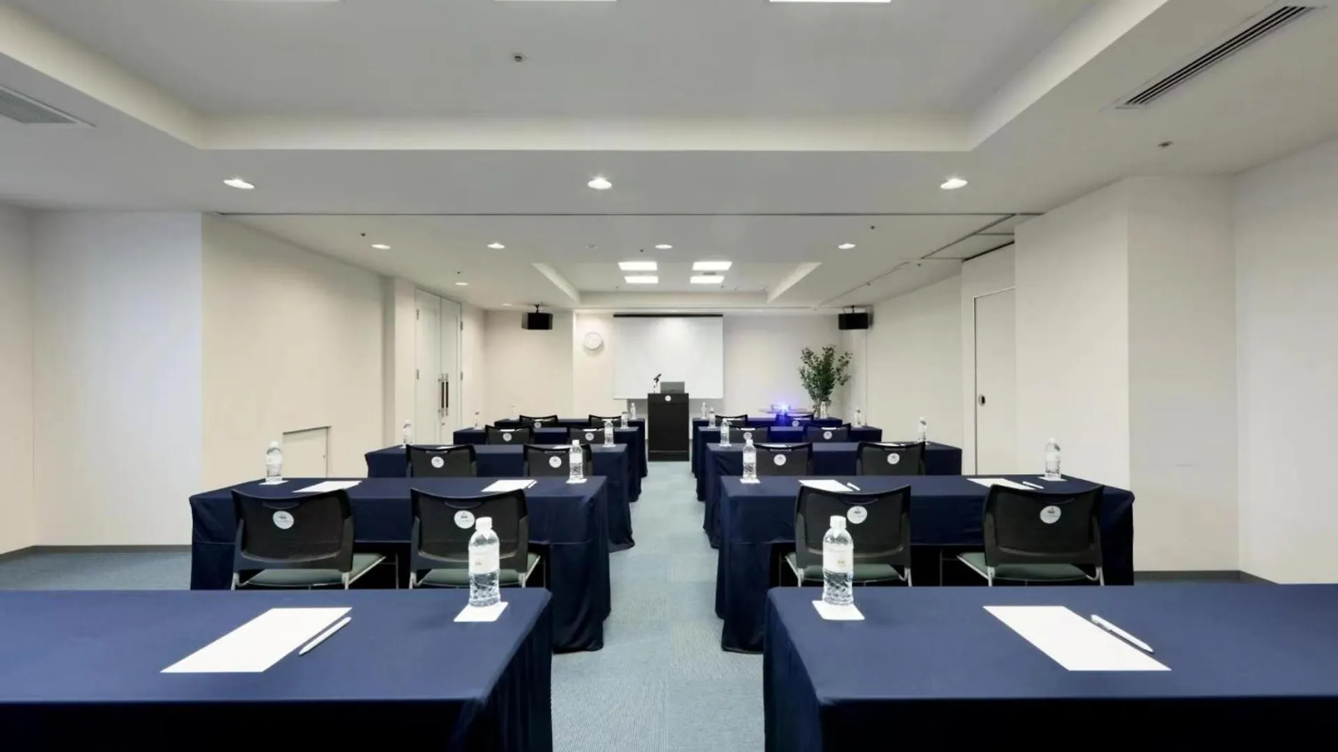 Minamisenri Crystal Hotel - Vacation Stay 74044V Suita 0*,  Japan